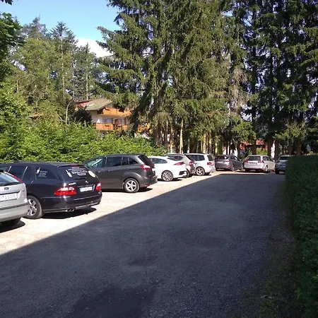 Aparthotel Wohnungen- Christopherhof Mj,grafenwiesen 3*